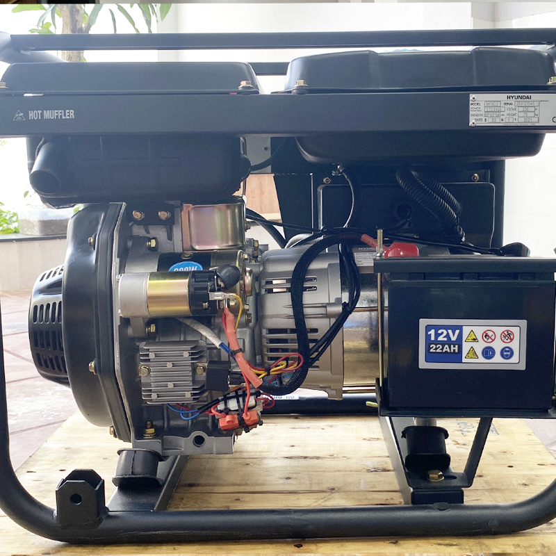 Máy Phát Điện 3KW Chạy Dầu Hyundai DHY36CLE 9 Máy phát điện chạy dầu 1 pha Hyundai DHY-36CLE