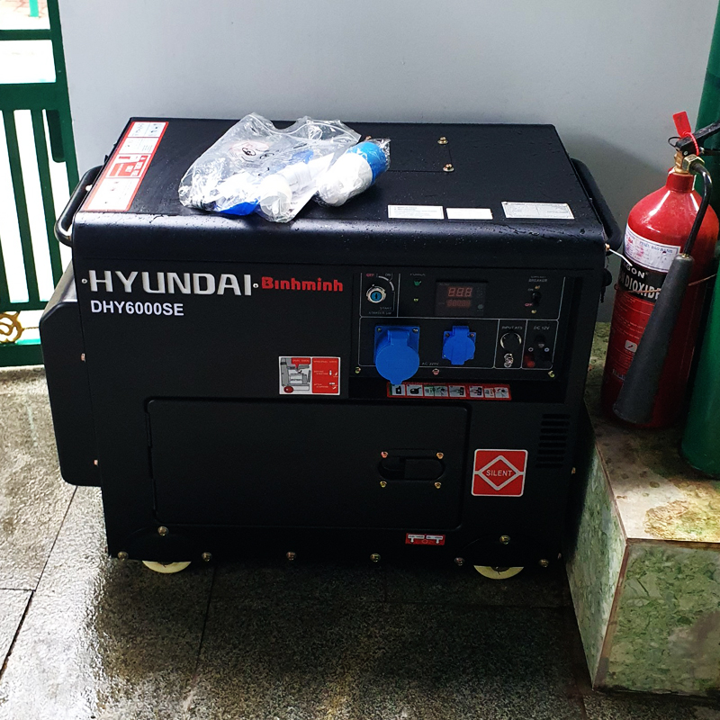 Máy Phát Điện 5KW Chạy Dầu Chống Ồn Hyundai DHY6000SE 7 Máy phát điện chạy dầu 1 pha Hyundai DHY6000SE