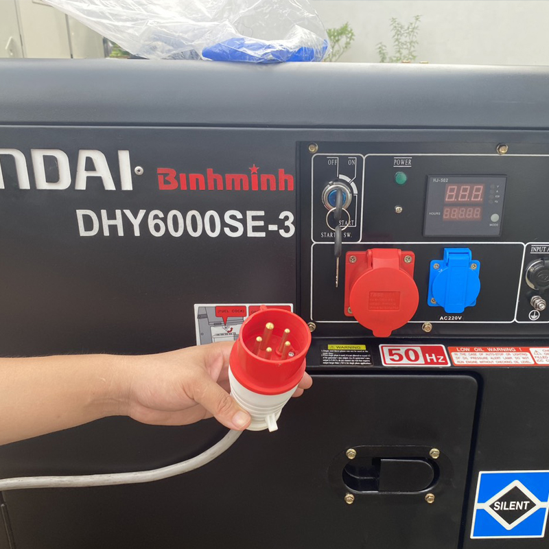 Máy Phát Điện 5KW Chạy Dầu 3 Pha Hyundai DHY6000SE-3 7 Máy phát điện 3 pha Hyundai DHY-6000SE-3