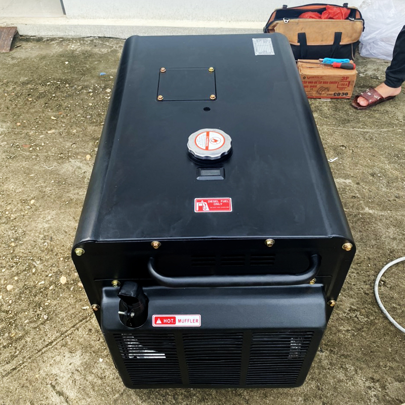 Máy Phát Điện 5KW Chạy Dầu 3 Pha Hyundai DHY6000SE-3 8 Máy phát điện 3 pha Hyundai DHY-6000SE-3
