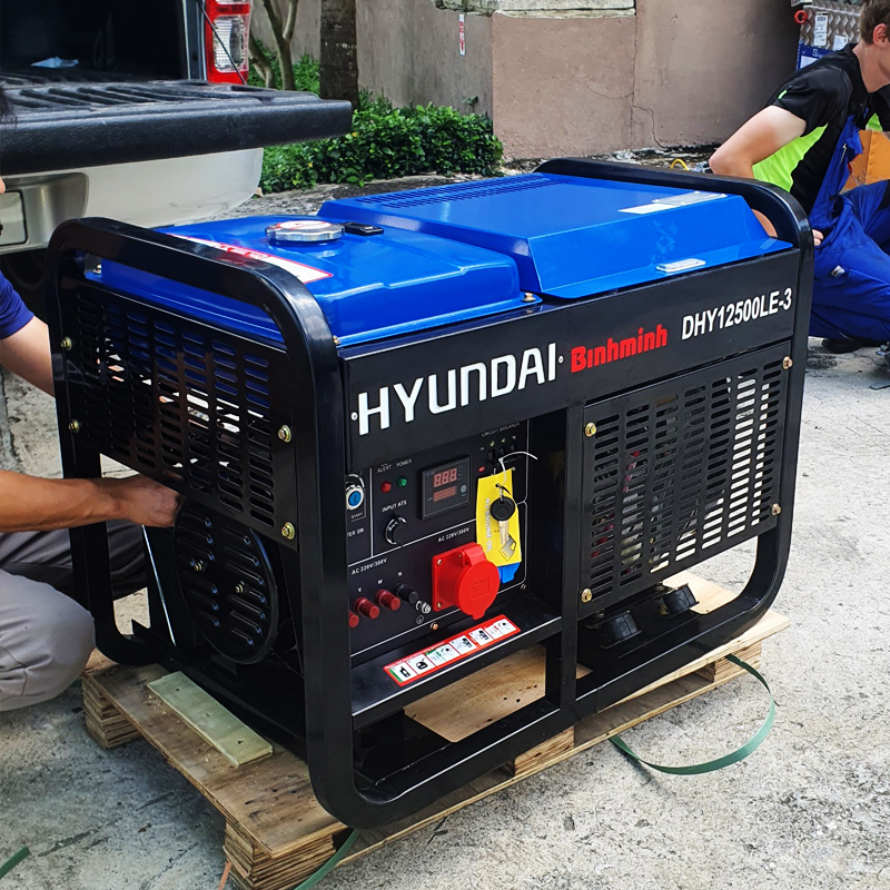 Máy Phát Điện 10KW Chạy Dầu 3 Pha Hyundai DHY12500LE-3 7 Máy phát điện Hyundai DHY-12500LE-3