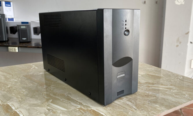 Bộ lưu điện offline 2000va UPS Hyundai HD-2000VA